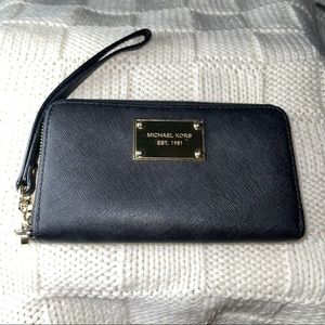 Micheal Kors Black wristlet